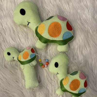 Stickdatei Schildkröte  mit Rassel In the Hoop Set 666  Maschinenstickerei Baby