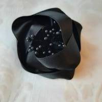 Schwarze Haarblume Kopfschmuck Haarklammer Brosche Satin Blume "Coralie" für festliche Anlässe Bild 3