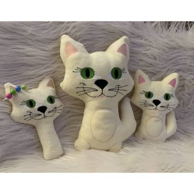 Stickdatei Katze  mit Rassel In the Hoop Set 666  Maschinenstickerei Baby