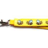 langes Schlüsselband "Biene" aus Baumwollstoff in gelb oder hellblau mit Ripsband Bienchen Bild 3