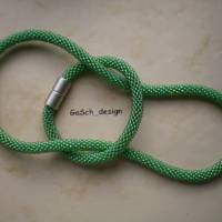 Häkelarmband, gehäkeltes Perlenarmband * Es grünt so grün . . . Bild 3