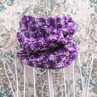 Schlauchschal aus Baumwolle im Lochmuster gehäkelt Loop Schlupfschal lila flieder weiß meliert Bild 1