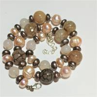 Luxus Perlenkette beige rosa apricot handgemacht mit Achat Rosenquarz und Perlen als Collier nude Muttertagsgeschenk Bild 5