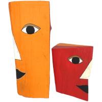 Köpfe aus Holz Kunstobjekte mit Gesicht orange/rot Bild 1