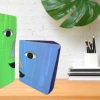 Köpfe aus Holz Kunstobjekte mit Gesicht grün/blau Bild 4