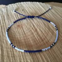 Hübsches zartes Miyuki-Delica-Perlen Armband mit verstellbarem Makrameeknoten  Perlengröße 2 mm Bild 1