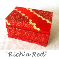 edler schmuckkasten rot gold holz stoffbezogen schmuckbox mit deckel schmuckaufbewahrung edle schmuckschatulle schmuckkä Bild 1