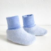 Babyschuhe Neugeborenenschuhe Kaschmir Merinowolle hellblau Upcycling Bild 5