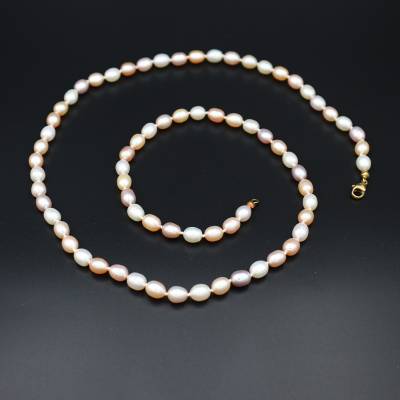 Elegante Süßwasserperlkette – 68 cm, pastellfarben, vergoldeter Karabiner