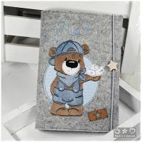 U-Hefthülle aus graumelierten Wollfilz mit Doodlestickerei Cool Bär, personalisierbar Bild 1
