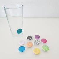 PROST-it Glasmarkierer/Button mit Saugnapf, personalisierbar für Gläser oder Flaschen Set "Dots" Bild 2