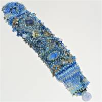 Breites Armband blau Unikat handgefertigt Perlmutt Sodalith Glas handmade Schmetterlinge boho Bild 7