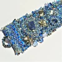 Breites Armband blau Unikat handgefertigt Perlmutt Sodalith Glas handmade Schmetterlinge boho Bild 9