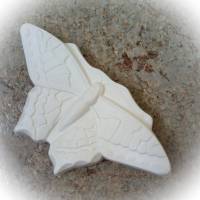 Schmetterling -  Gipsfigur zum selber Bemalen mit Anhänger Bild 1