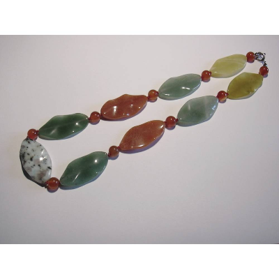 Bunte Edelsteinkette
