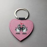 Schlüsselanhänger aus Kunstleder, rund, herzförmig "Herz, Zebra, Valentinstag, Hochzeit, Verlobung, verliebt" Bild 3