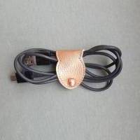 Kabelhalter * Kabelbinder „FISCH“ * aus Kunstleder * Roségold * mit Kugelverschluss Bild 4
