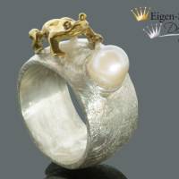 Goldschmiede Froschring "Frosch mit Perle" , Ring mit Frosch, Silberring mit Teilvergoldung, Perlenring, Ring mi Bild 2