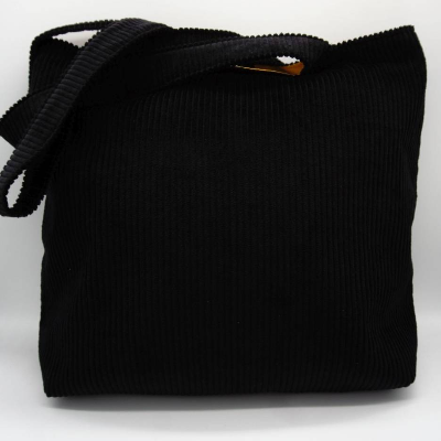 Einkaufstasche aus schwarzem Cord in Handarbeit genäht
