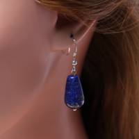 tief blaue Lapis Lazuli Ohrhänger mit Fischerhaken aus Sterling Silber. Der Lapis Lazuli hat eine schöne Qualität und in Bild 2