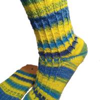 handgestrickte Socken, Größe 38/39, 4fach Sockenwolle, blau gelb grün, mit Hebemaschen Bild 2