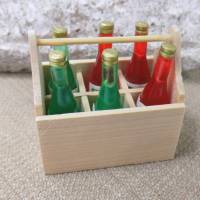 Holztrage mit 6 Flaschen Tragekorb für Flaschen -  Wichteldorf - Feengarten  - Basteldekoration -  Modellbau - Puppenhau Bild 1