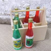 Holztrage mit 6 Flaschen Tragekorb für Flaschen -  Wichteldorf - Feengarten  - Basteldekoration -  Modellbau - Puppenhau Bild 3