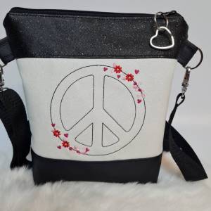 Handtasche Peace Zeichen Umhängetasche weiss Glitzer schwarz Tasche mit Anhänger Kunstleder Bild 4