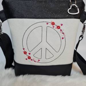 Handtasche Peace Zeichen Umhängetasche weiss Glitzer schwarz Tasche mit Anhänger Kunstleder Bild 5