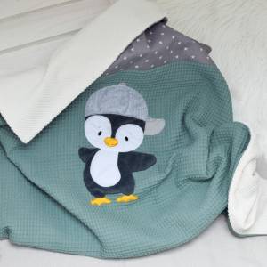 Kuscheldecke Stickdatei Pinguin, Babydecke Waffelpiqué, Baumwolle Waffelfrottee, Decke für Kinder, Geschenk zur Geburt p Bild 2