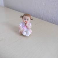Miniatur Baby Mädchen  zur Dekoration oder zum Basteln - Puppenhausmöbel - Entwerfe dein Geschenk selbst Bild 1