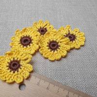 5 Sonnenblumen Häkelblumen, gehäkelte Blüten zum aufnähen, Häkelapplikationen Blume gelb Herbst Bild 4