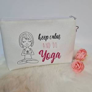 Yoga  Tasche Keep Calm Kosmetiktasche Stiftetasche Mäppchen weiss Glitzer Yogatasche mit Anhänger Blume Bild 2