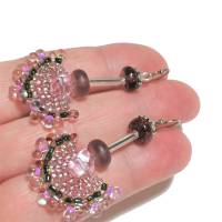 Funkelnde Ohrringe rosa flieder grün handgemacht mit Glastropfen pink an silberfarben Bild 3