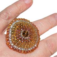 Ring beige senfgelb verstellbar handgefertigt aus Glasperlen Unikat Bild 2