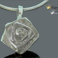 Goldschmiede Rosenanhänger "Rose to be in flower" in 925 Sterling Silber Bild 2