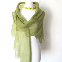 Dreieckstuch gestrickt aus Mohair, olivgrünes Schultertuch, sommerlicher Damenschal khaki-grün, Trachtentuch Bild 7
