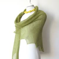 Dreieckstuch gestrickt aus Mohair, olivgrünes Schultertuch, sommerlicher Damenschal khaki-grün, Trachtentuch Bild 9