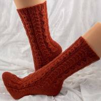 Mappe *Socks in Winter* - 6 Strickanleitungen für winterliche Socken mit Zopf- und Strukturmustern Bild 2
