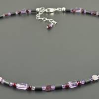 Zarte, zauberhafte Edelsteinkette in hellem lila, dunkelrot und grau - Amethyst, Granat, Hämatit - zarte Halskette Bild 4