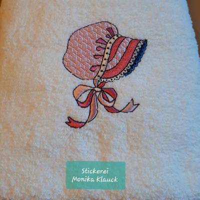 Handtuch, weiß, 50 x 100, mit Babykäppchen und nach Wunsch mit Namen