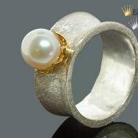 Goldschmiede Perlenring "Kingly pearl" in 925er Sterling Silber mit Teilvergoldung, Perlenschmuck Bild 4