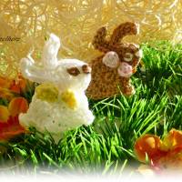 1 gehäkelter kleiner Hase nach Farbwahl - Kaninchen,Wiese,Eier,Häkelapplikationen,Aufnäher,Tischdeko,Ostern,Frühling Bild 4