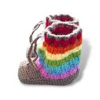 Gestrickte Baby-Schuhe „mOOnies“ aus Mikrofaser Regenbogen Bild 2