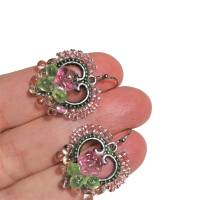 Funkelnde Ohrringe rosa grün Herz handgemacht mit Blüten und Glastropfen pink Muttertag Bild 6