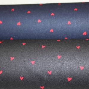 15,90 Euro/m     laminierte / beschichtete Baumwolle, Herzen, schwarz oder blau Bild 1
