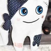 ZahnKissen Zahnpirat - personalisierte Geschenkidee für Kinder mit Wackelzähnen für die Zahnfee Bild 1