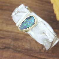 Auffälliger Ring aus Silber mit Opal in Goldfassung Bild 2