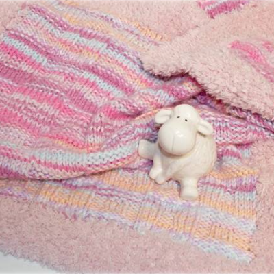 Strickanleitung für die kuschelige Babydecke Arktis in der Größe 60x80 cm