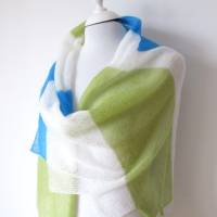 Sommerliches Tuch aus Mohair  weiß grün blau, zarter Damenschal, duftiges Umschlagtuch, leichtes Schultertuch Bild 7
